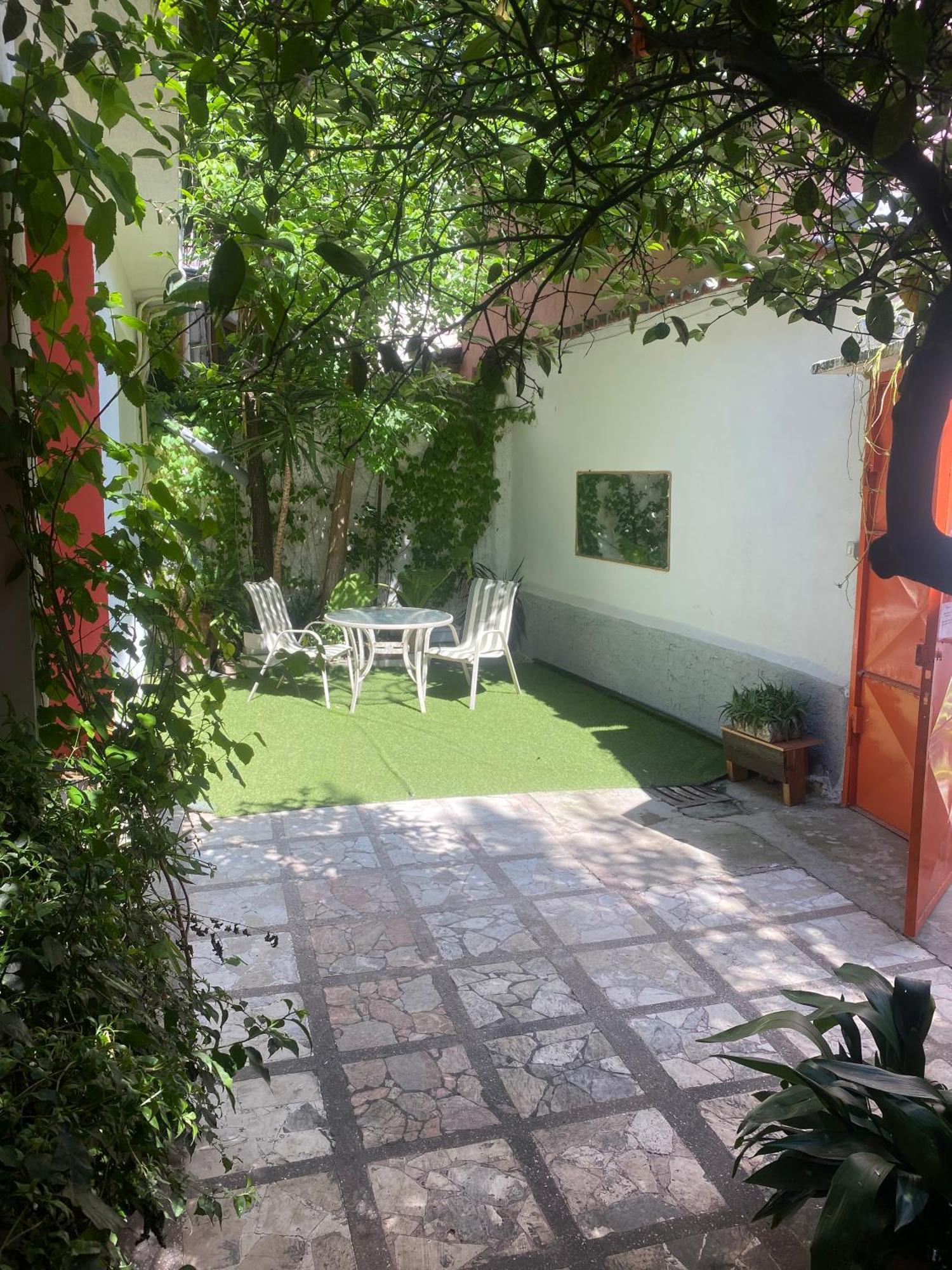 Trip'N'Hostel Chill Zone Tirana Exteriör bild