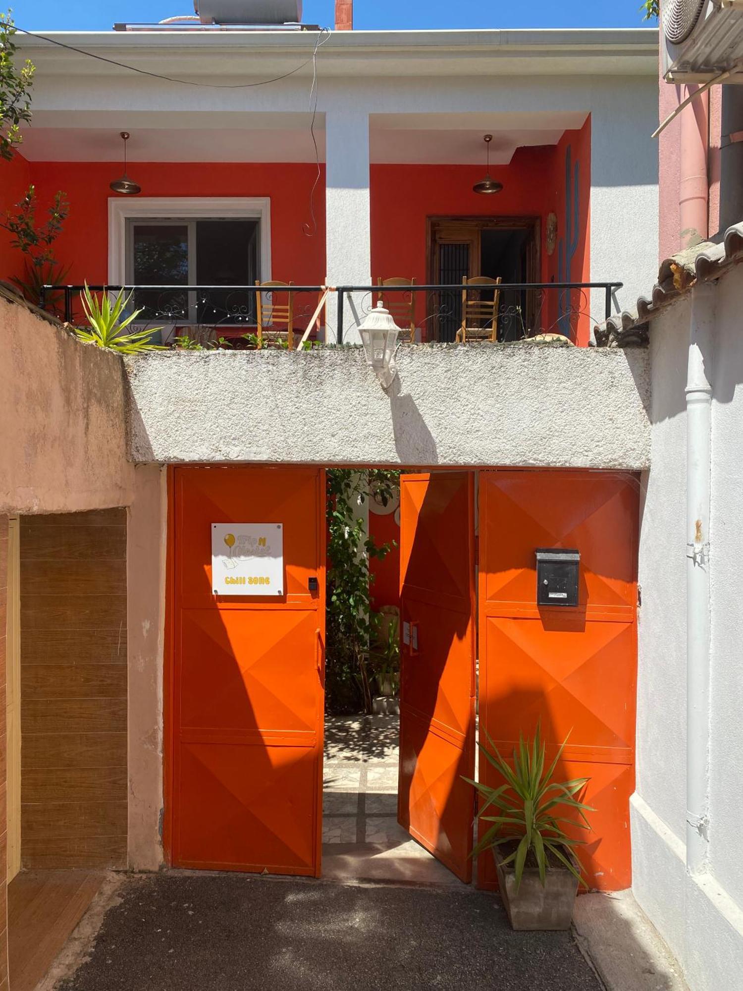 Trip'N'Hostel Chill Zone Tirana Exteriör bild